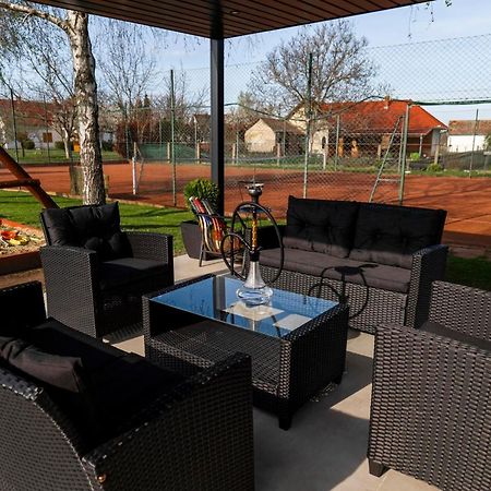 Tenisz Vendégház Ordacsehi Exterior foto