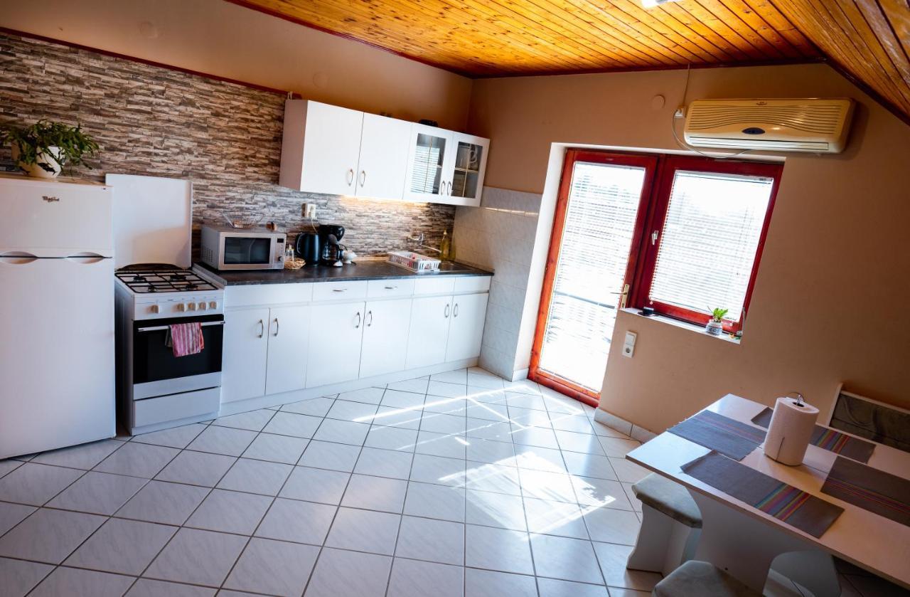 Tenisz Vendégház Ordacsehi Exterior foto