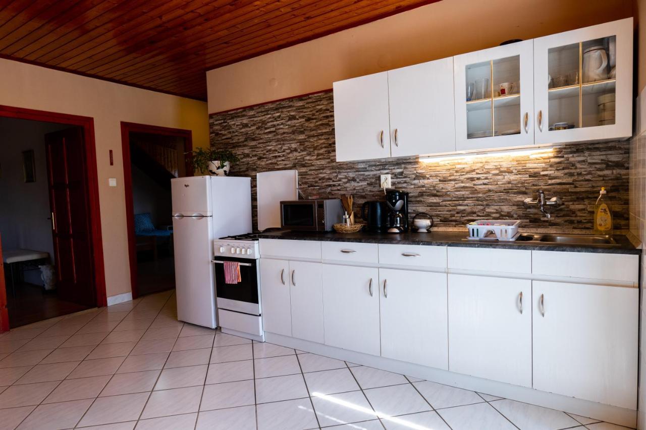 Tenisz Vendégház Ordacsehi Exterior foto