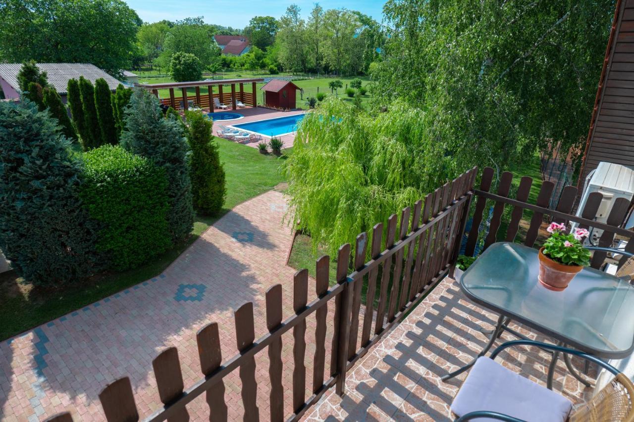 Tenisz Vendégház Ordacsehi Exterior foto
