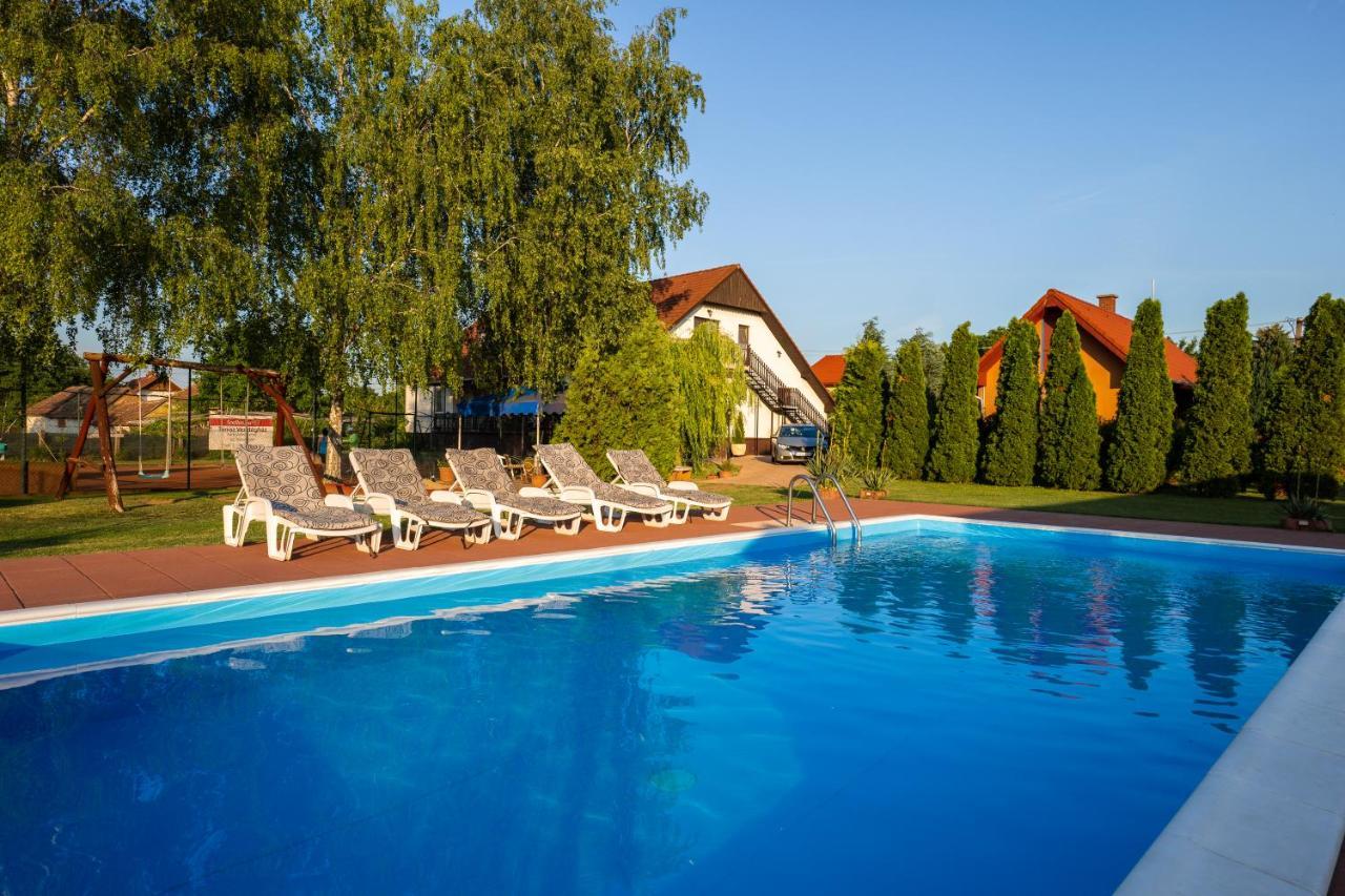 Tenisz Vendégház Ordacsehi Exterior foto